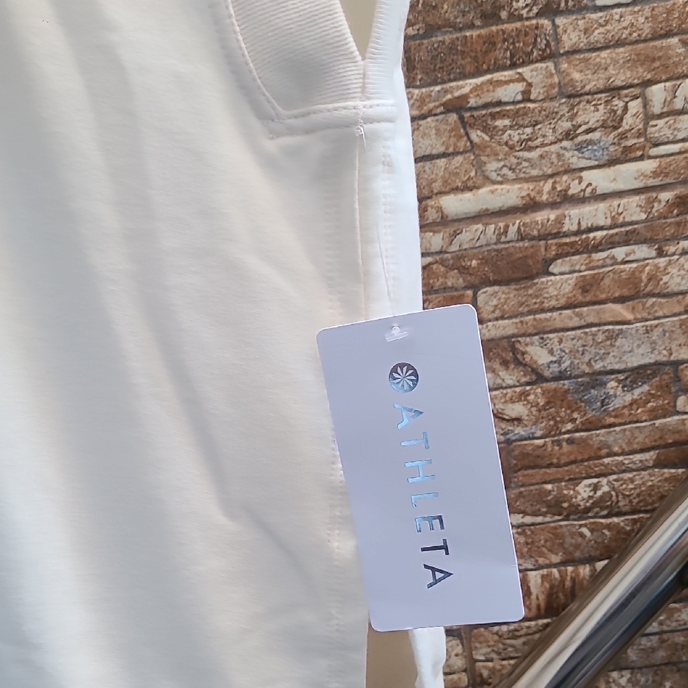 Top Athleta Women's White Muscle Tee - Picture 5 of 9
